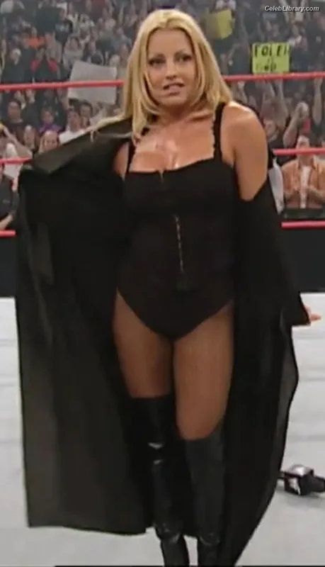 Trish Stratus photo 17 of 1611