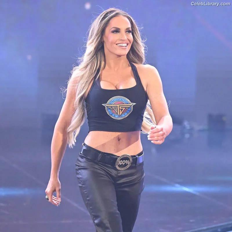 Trish Stratus photo 4 of 1611