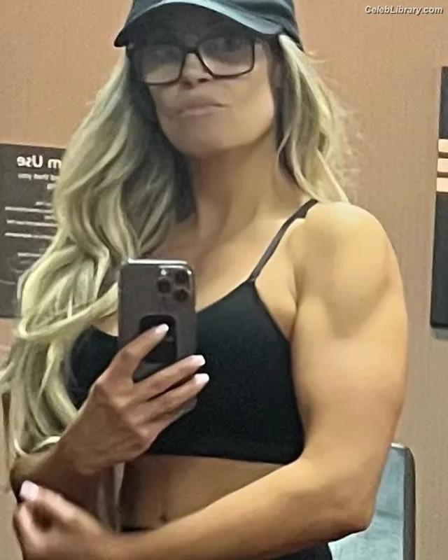 Trish Stratus photo 5 of 1611
