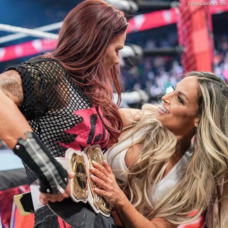 Trish Stratus photo 10 of 1611