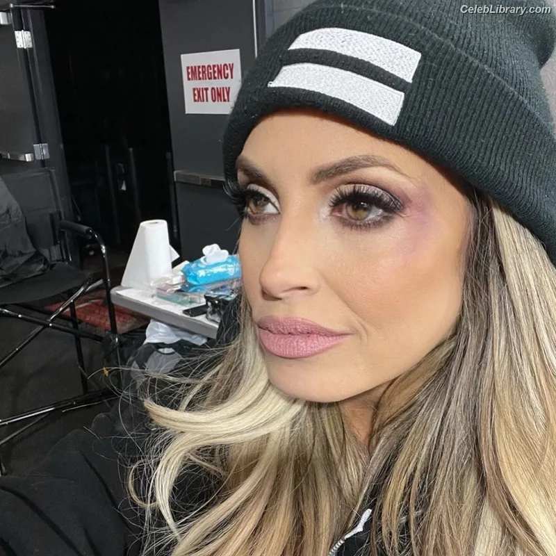 Trish Stratus photo 20 of 1611