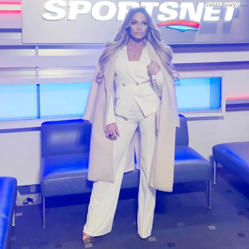 Trish Stratus photo 1 of 1611