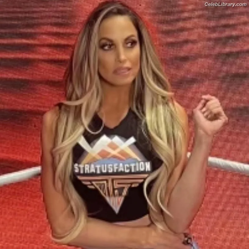Trish Stratus photo 12 of 1611