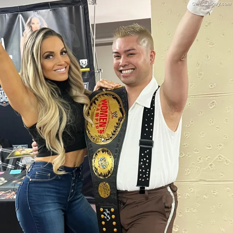 Trish Stratus photo 1 of 1611