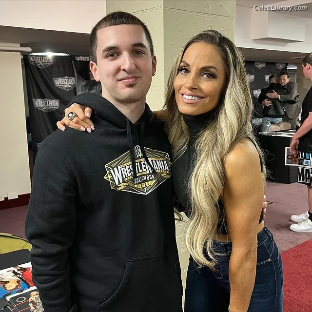 Trish Stratus photo 2 of 1611