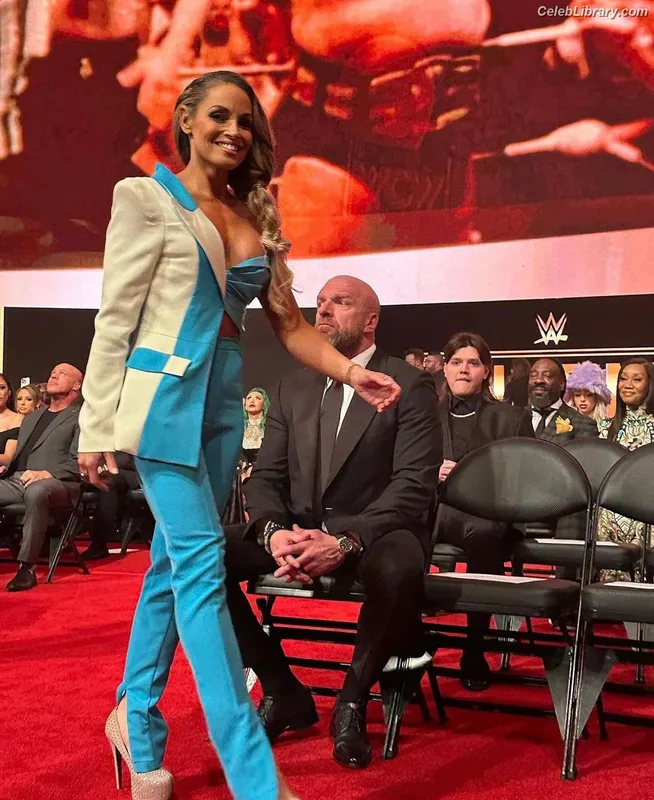 Trish Stratus photo 3 of 1611
