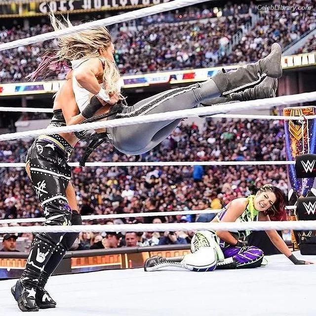 Trish Stratus photo 22 of 1611