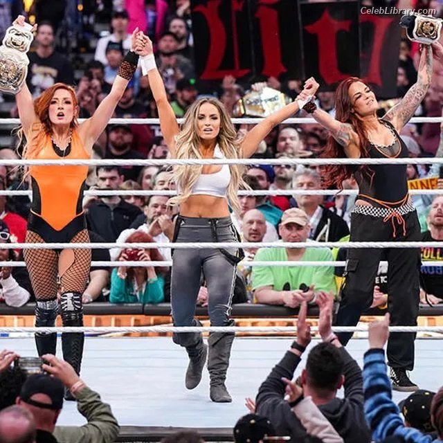 Trish Stratus photo 1 of 1611