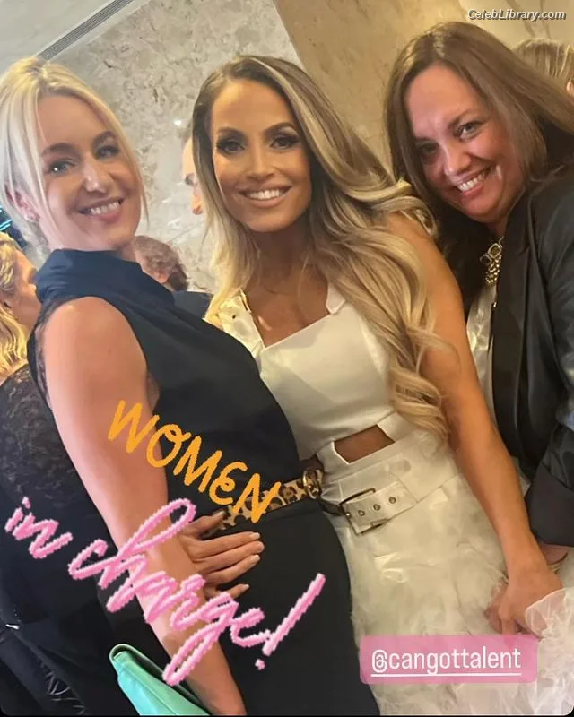 Trish Stratus photo 24 of 1611