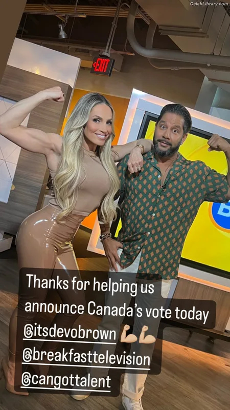 Trish Stratus photo 12 of 1611