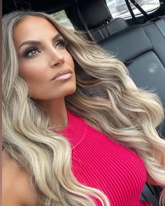 Trish Stratus photo 17 of 1611