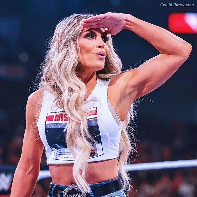 Trish Stratus photo 18 of 1611
