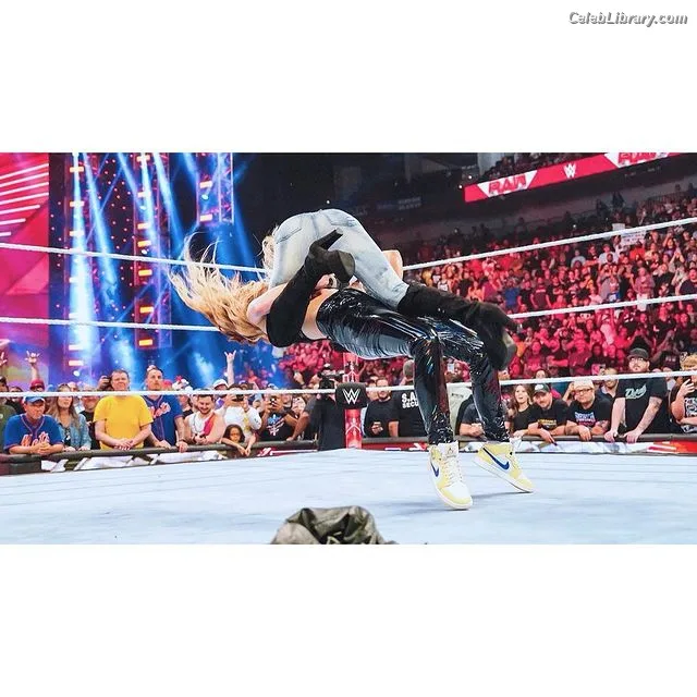 Trish Stratus photo 22 of 1611
