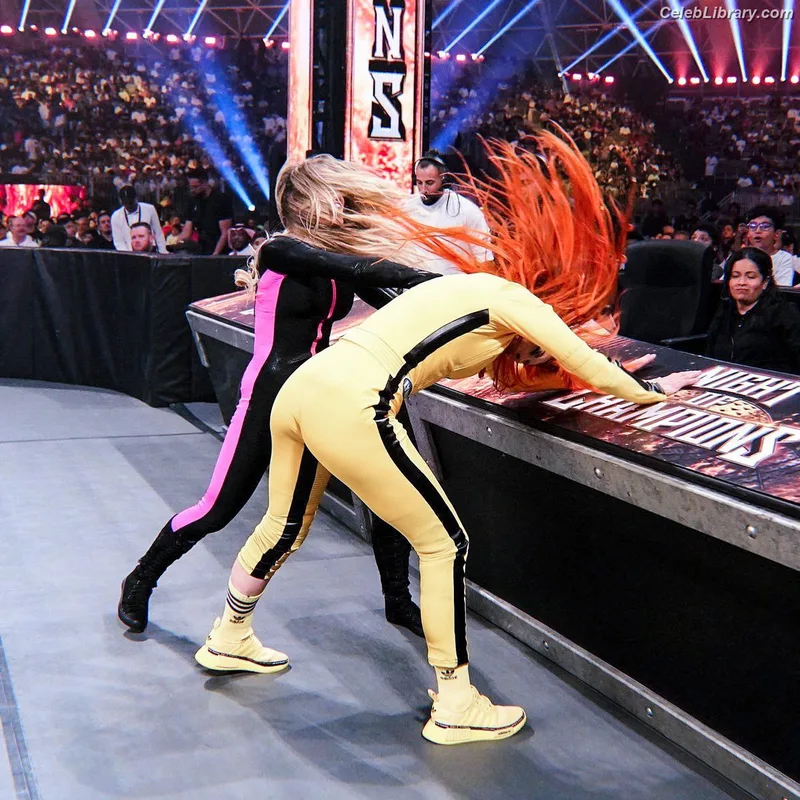 Trish Stratus photo 20 of 1611