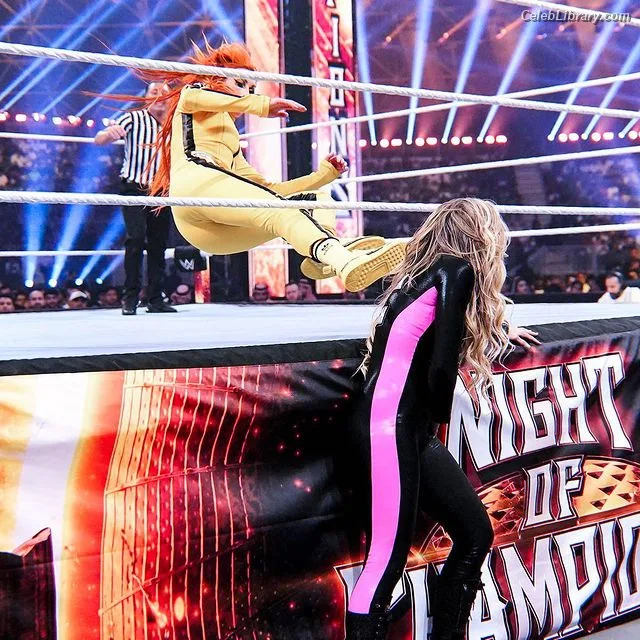 Trish Stratus photo 4 of 1611