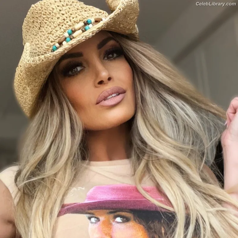 Trish Stratus photo 5 of 1611