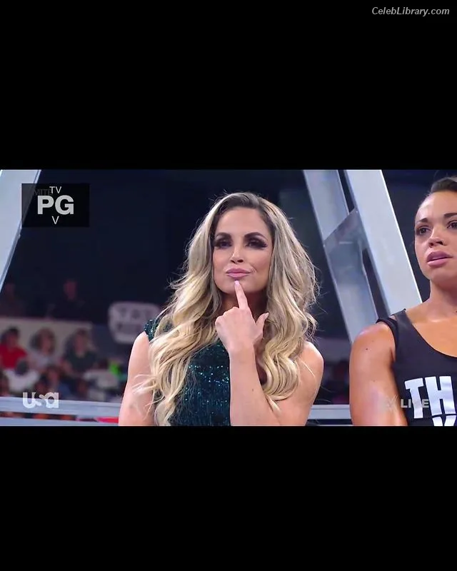 Trish Stratus photo 10 of 1611