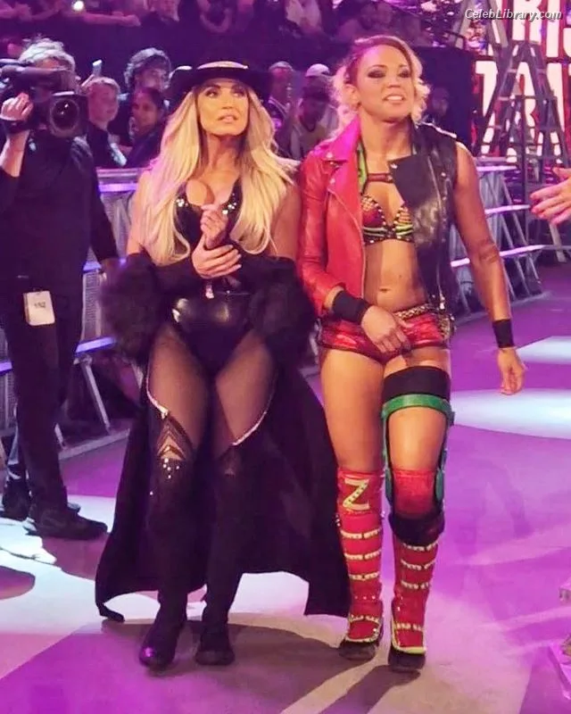 Trish Stratus photo 23 of 1611
