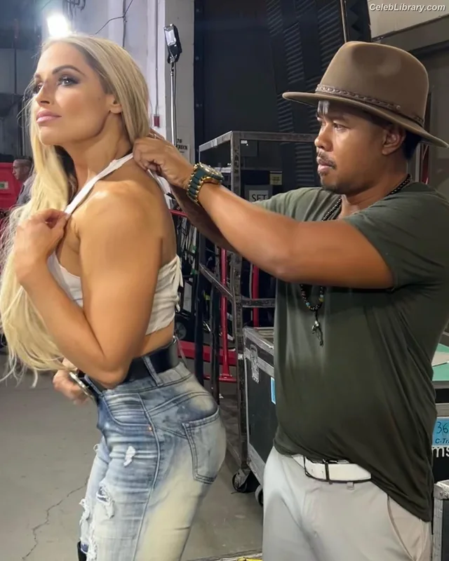 Trish Stratus photo 9 of 1611