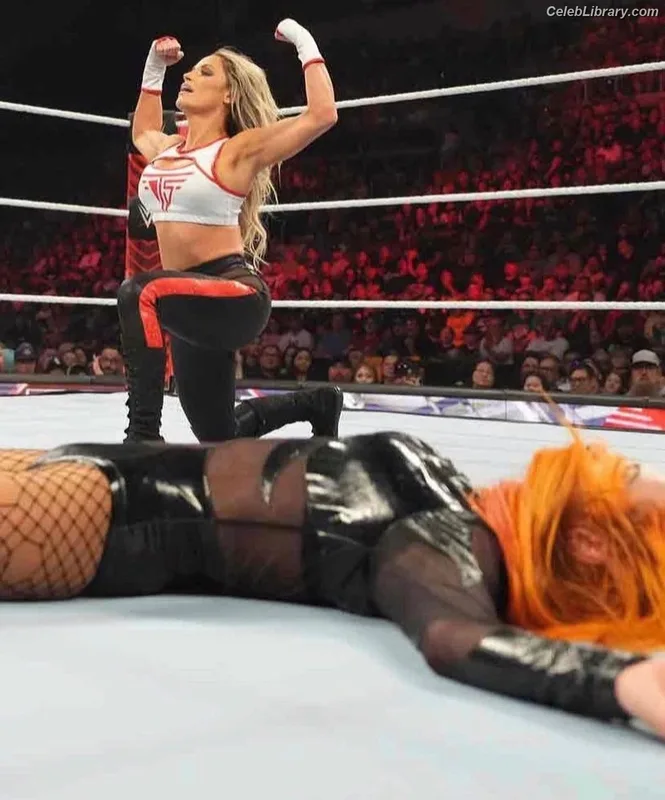 Trish Stratus photo 21 of 1611