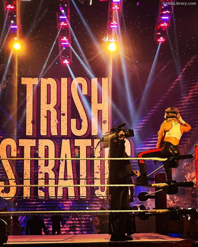 Trish Stratus photo 23 of 1611