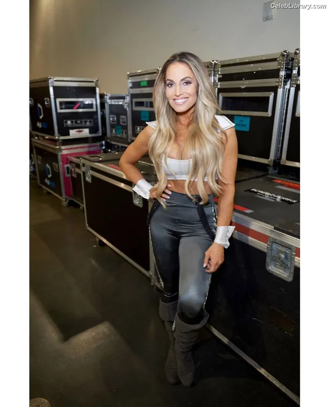 Trish Stratus photo 7 of 1611