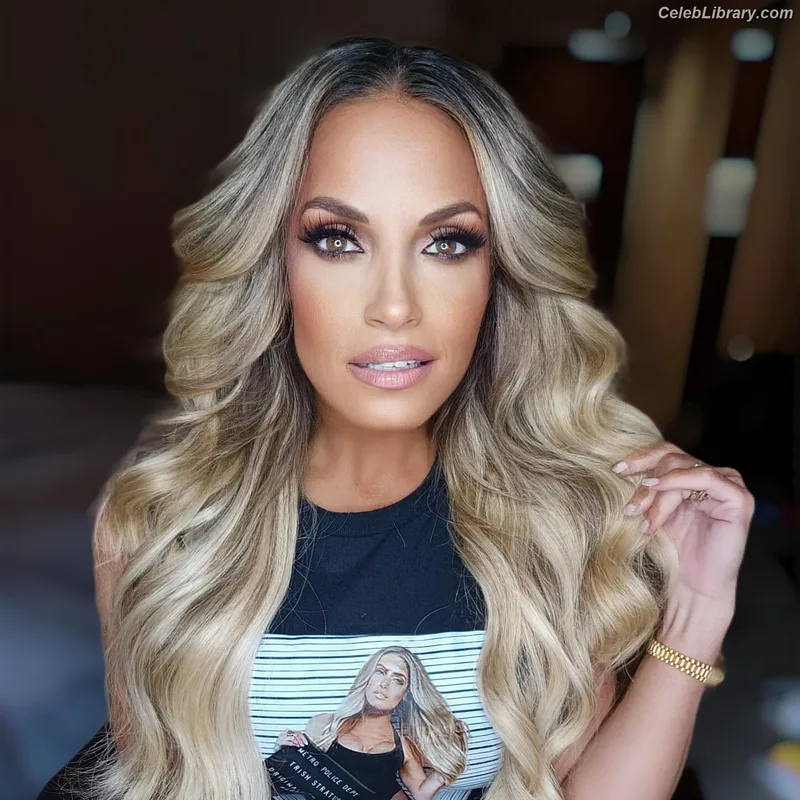 Trish Stratus photo 16 of 1611