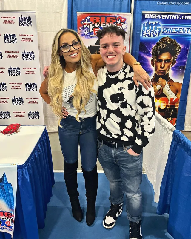 Trish Stratus photo 19 of 1611