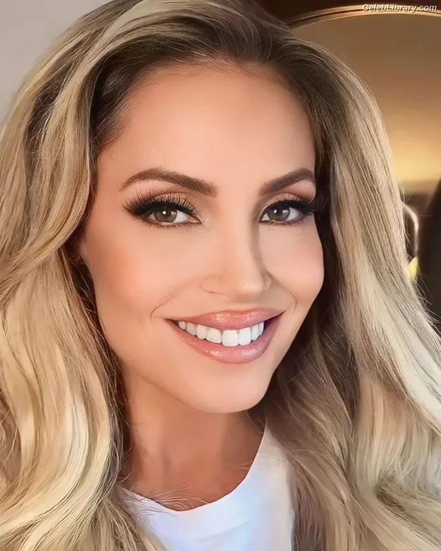Trish Stratus photo 23 of 1611