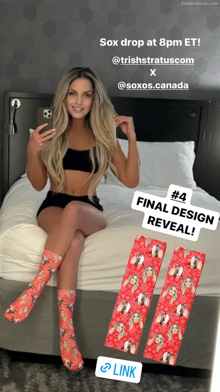 Trish Stratus photo 11 of 1611