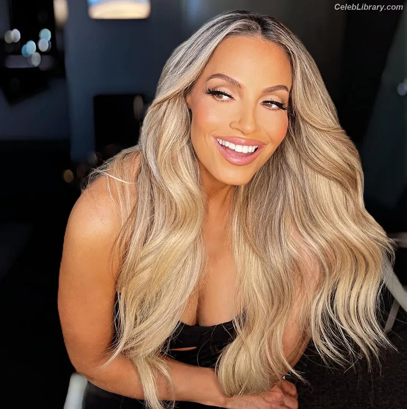 Trish Stratus photo 14 of 1611