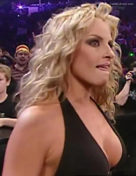 Trish Stratus photo 10 of 1611