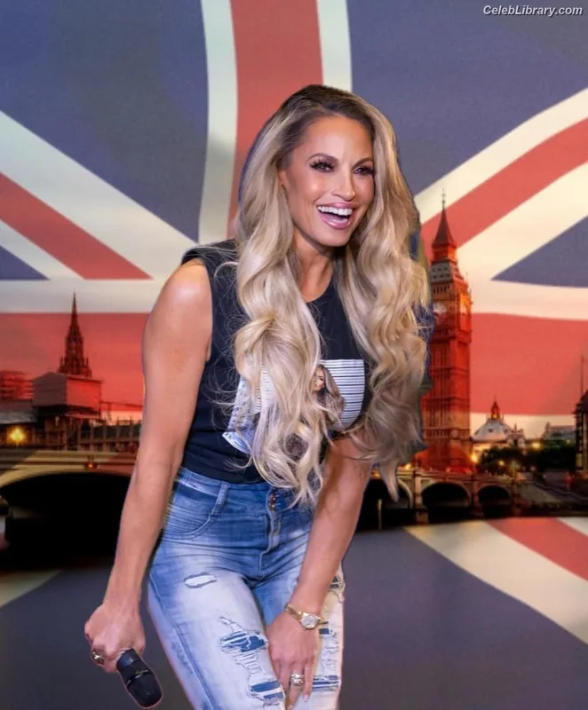 Trish Stratus photo 17 of 1611