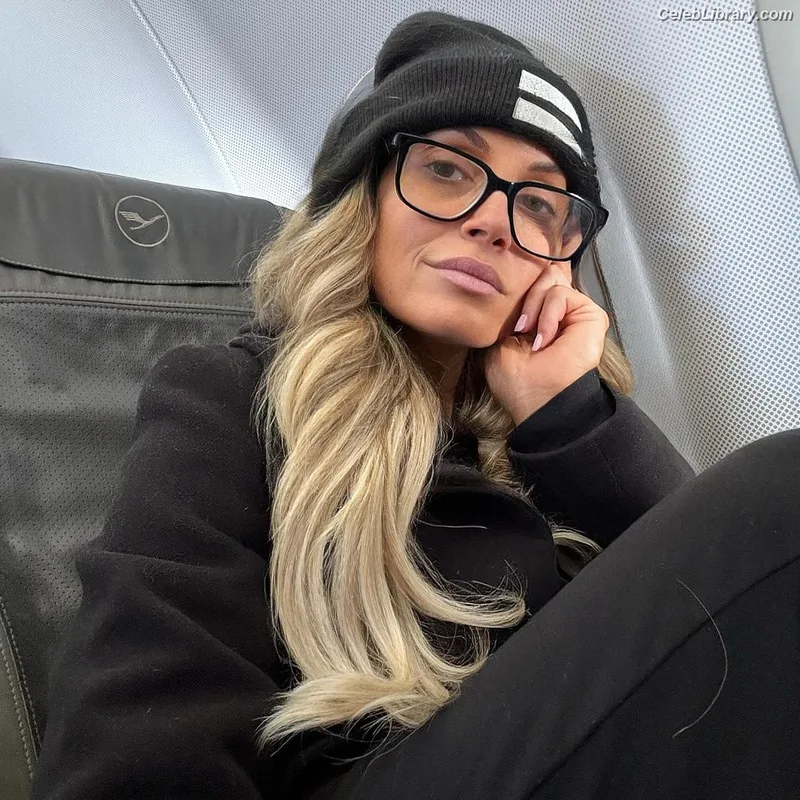 Trish Stratus photo 20 of 1611