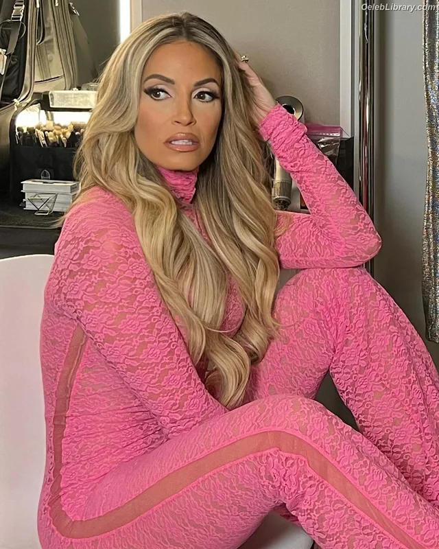 Trish Stratus photo 5 of 1611