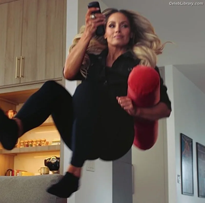 Trish Stratus photo 1 of 1611