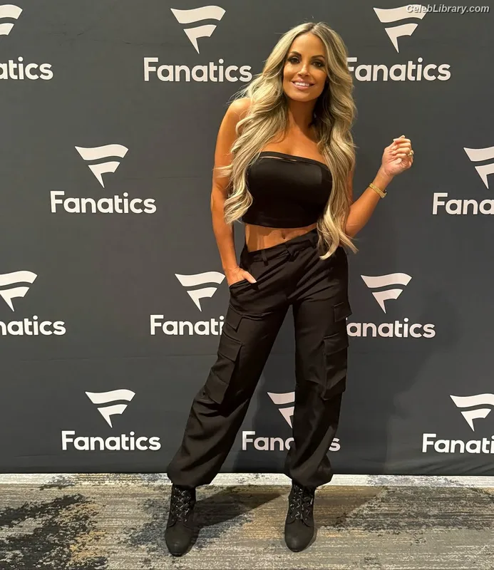Trish Stratus photo 23 of 1611