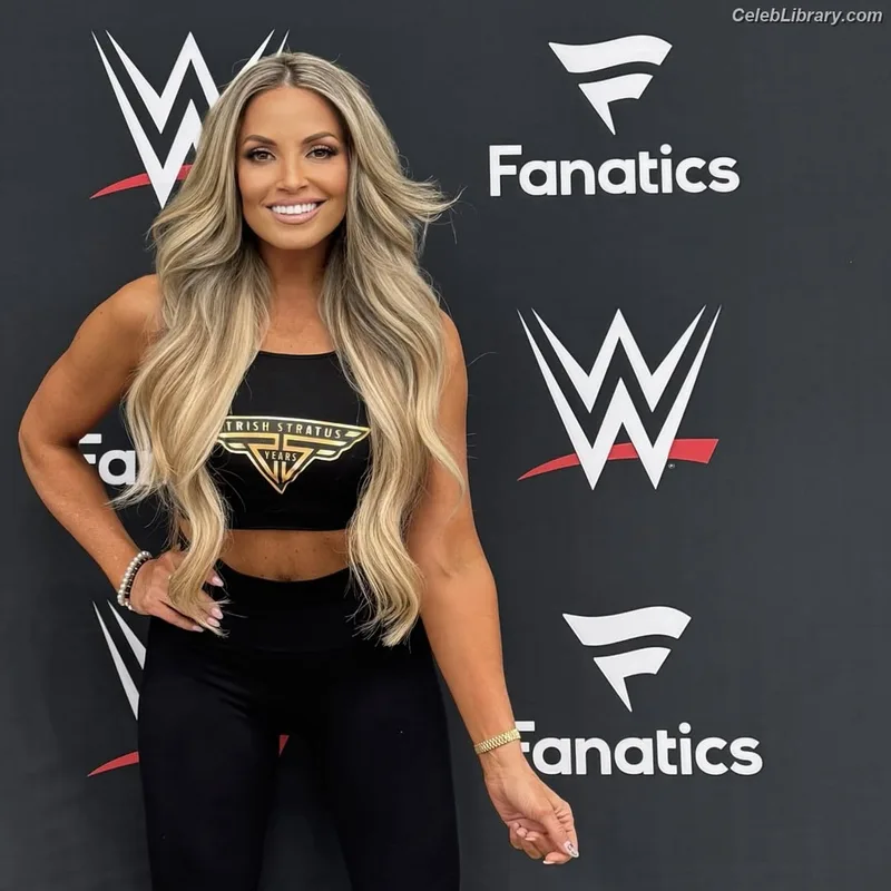 Trish Stratus photo 6 of 1611