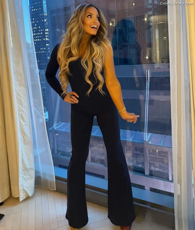 Trish Stratus photo 11 of 1611