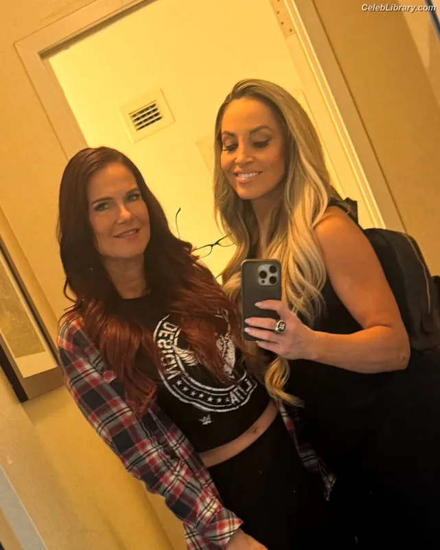 Trish Stratus photo 14 of 1611