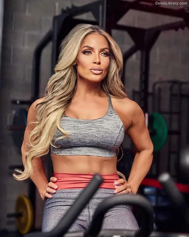 Trish Stratus photo 20 of 1611