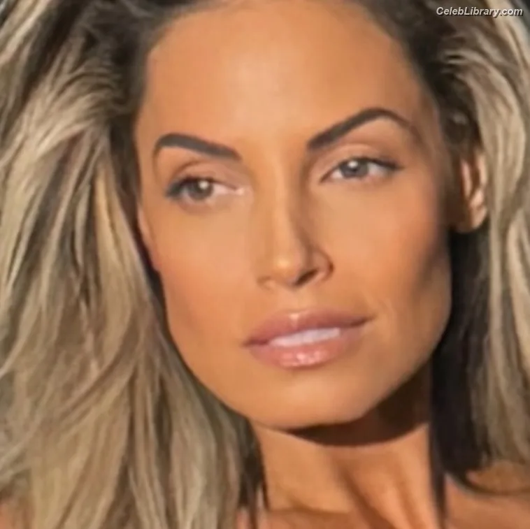 Trish Stratus photo 4 of 1611
