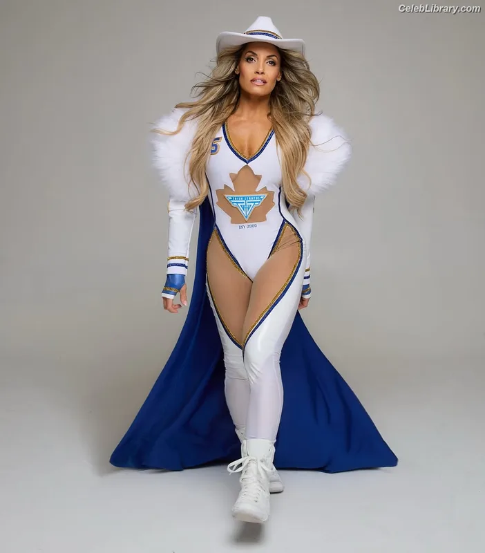 Trish Stratus photo 10 of 1611