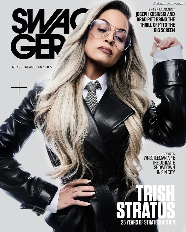 Trish Stratus photo 11 of 1611