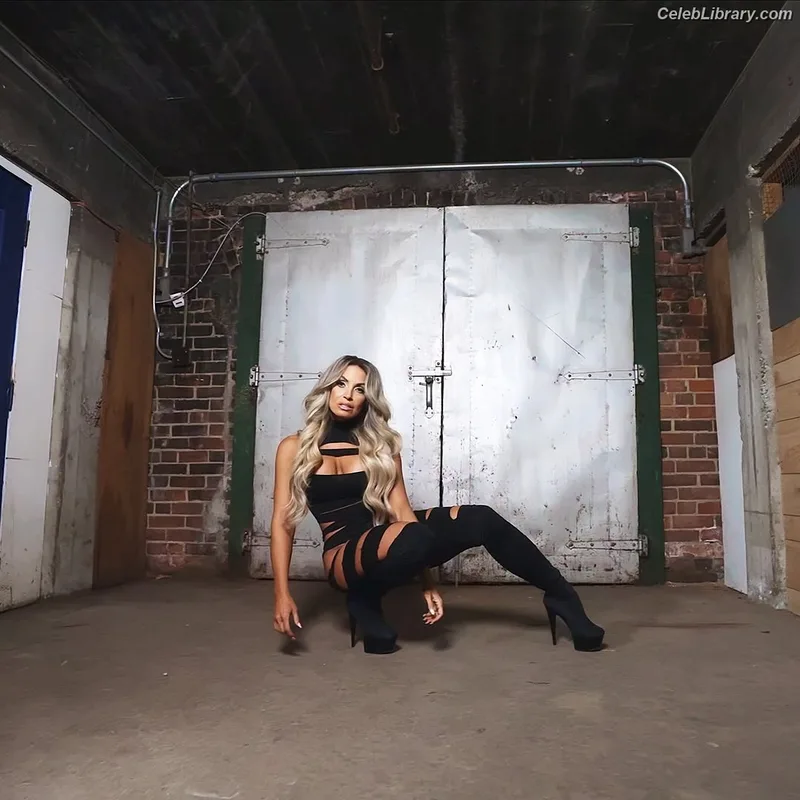 Trish Stratus photo 20 of 1611