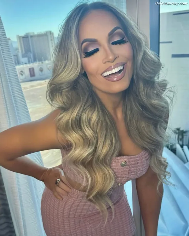 Trish Stratus photo 24 of 1611