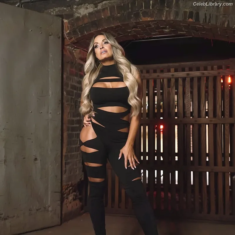 Trish Stratus photo 6 of 1611
