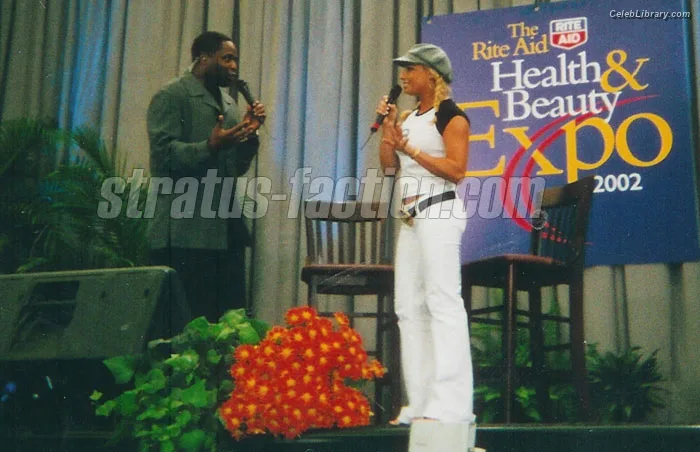 Trish Stratus photo 17 of 1611