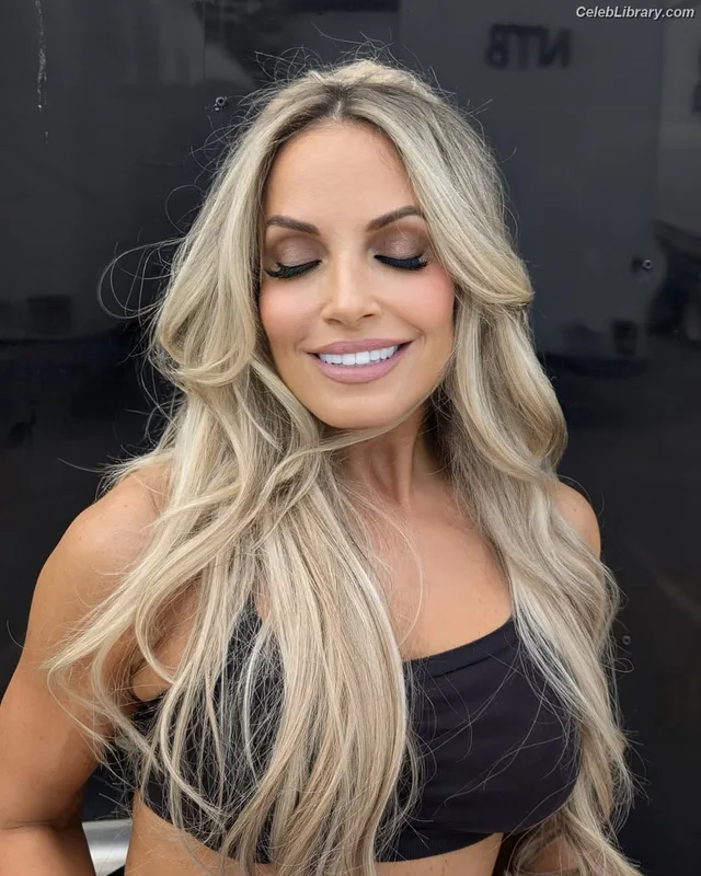 Trish Stratus photo 19 of 1611