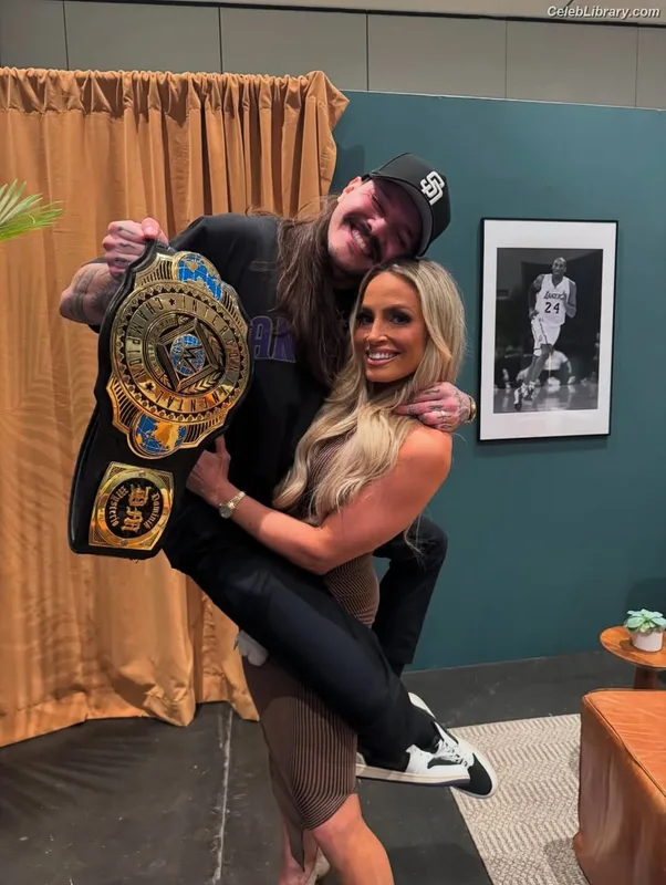 Trish Stratus photo 21 of 1611